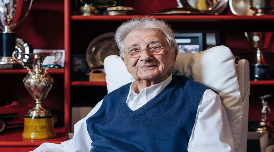 Fallece Hans Herrmann, leyenda de Porsche y Mercedes, a los 97 años