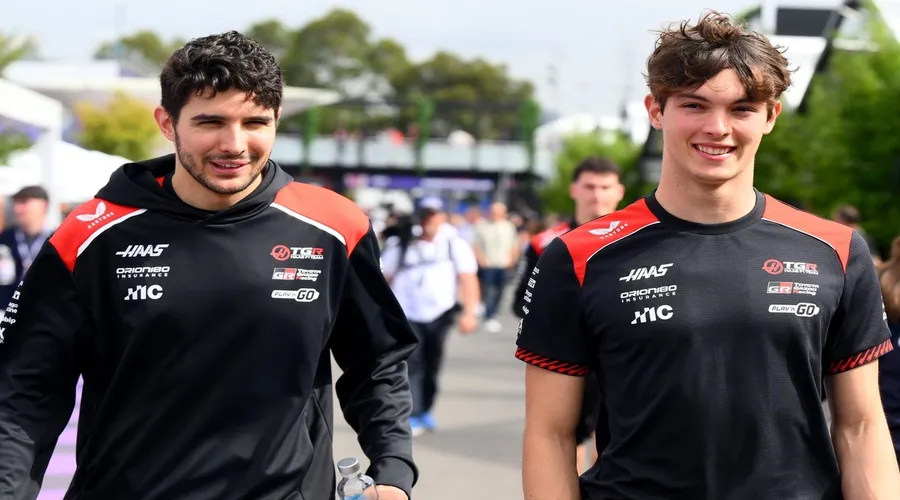 Haas definirá su alineación de pilotos para 2027 en el momento adecuado